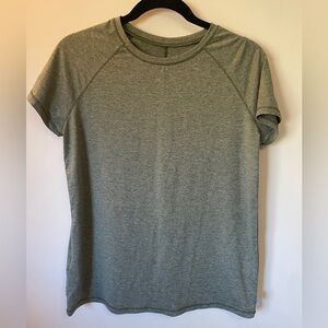 Eddie Bauer Olive Green Short Sleeve Tee‎ Size small